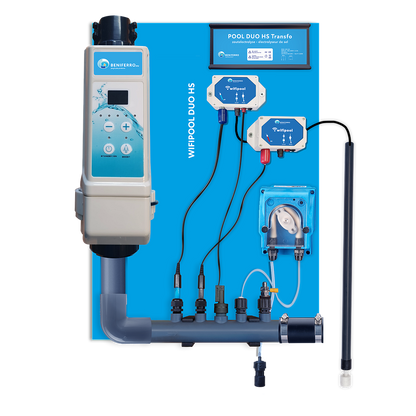 Klorgenerator HS formonteret på vægmonteringsplade med pH- og RX-regulering